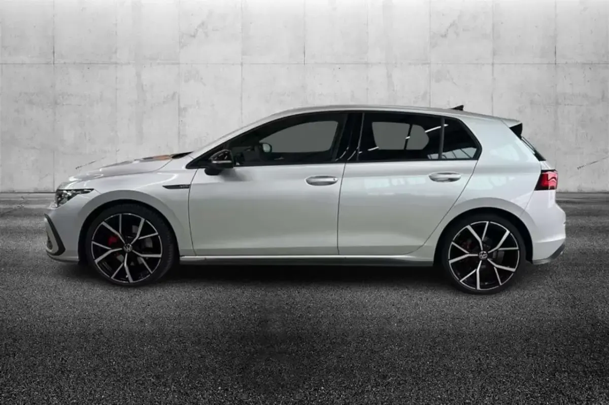 Usata VW Golf VIII GTD 200 CV (147 kW) 2022 Argento Monovolume