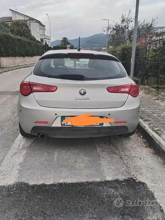 Usata Alfa Romeo Giulietta 109 CV (80 kW) 2016 Grigio Utilitaria