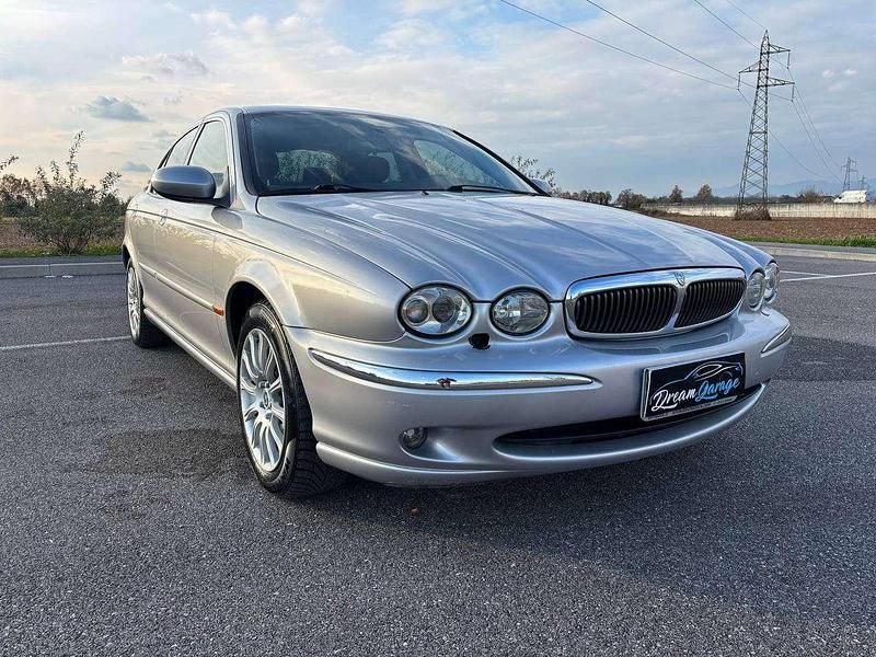 Grigio Usata 2003 Jaguar X-type Tre volumi | 2900 € (Buon prezzo) - Immagine 1/4
