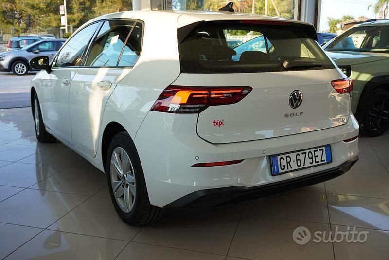 Usata VW Golf VIII Life 110 CV (80 kW) 2023 Bianco Berlina
