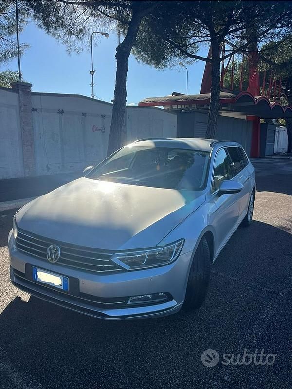 Grigio Usata 2015 VW Passat Tre volumi | 7900 € (Buon prezzo) - Immagine 1/4