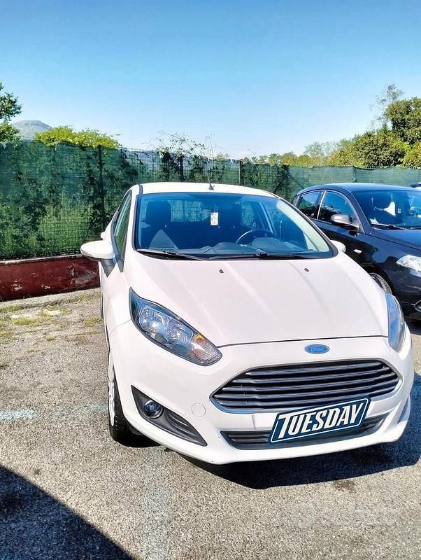 Usata Ford Fiesta 80 CV (58 kW) 2015 Berlina