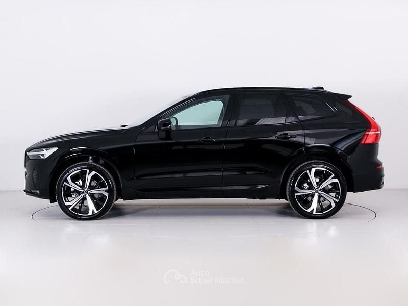 Nuova Volvo XC60 Plus 250 CV (183 kW) 2025 Nero SUV