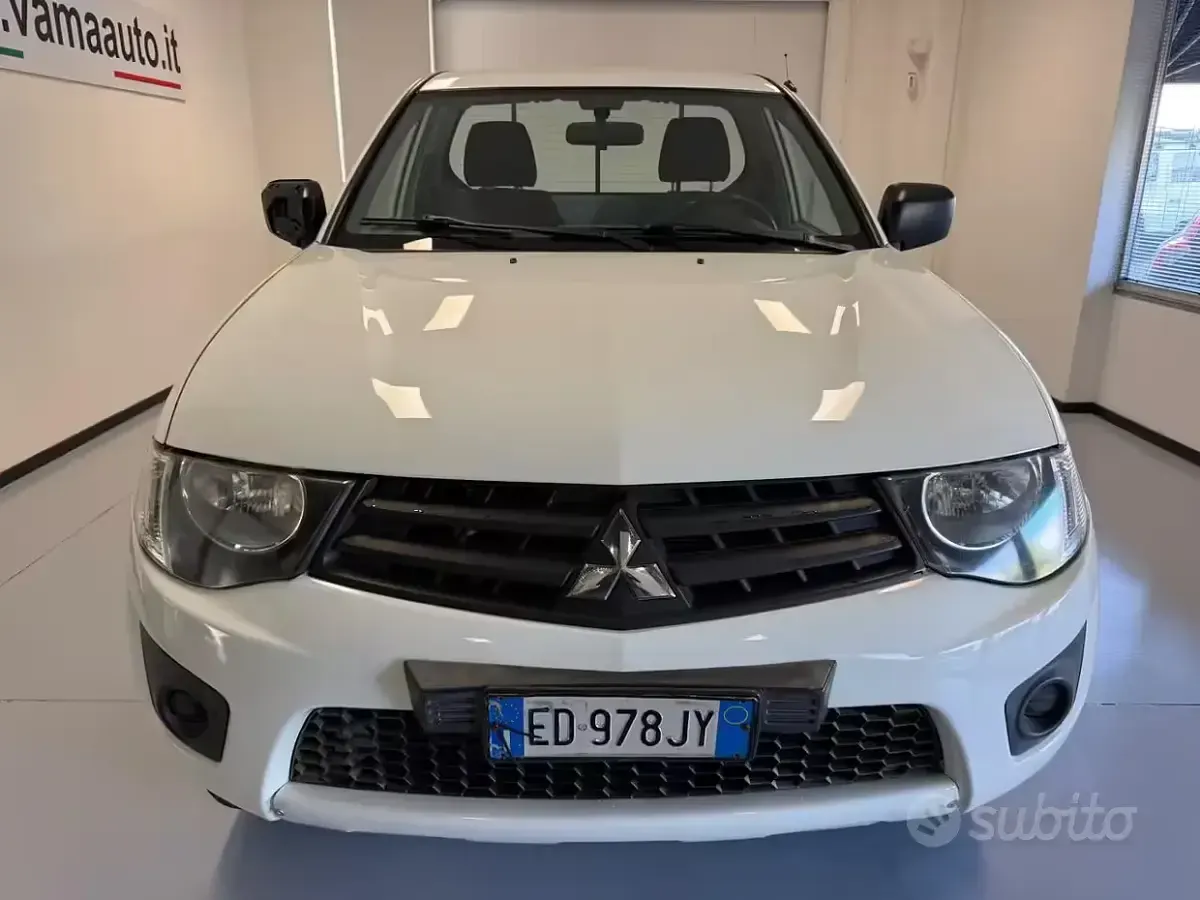 Usata Mitsubishi L200 136 CV (100 kW) 2011 Bianco Pick-up