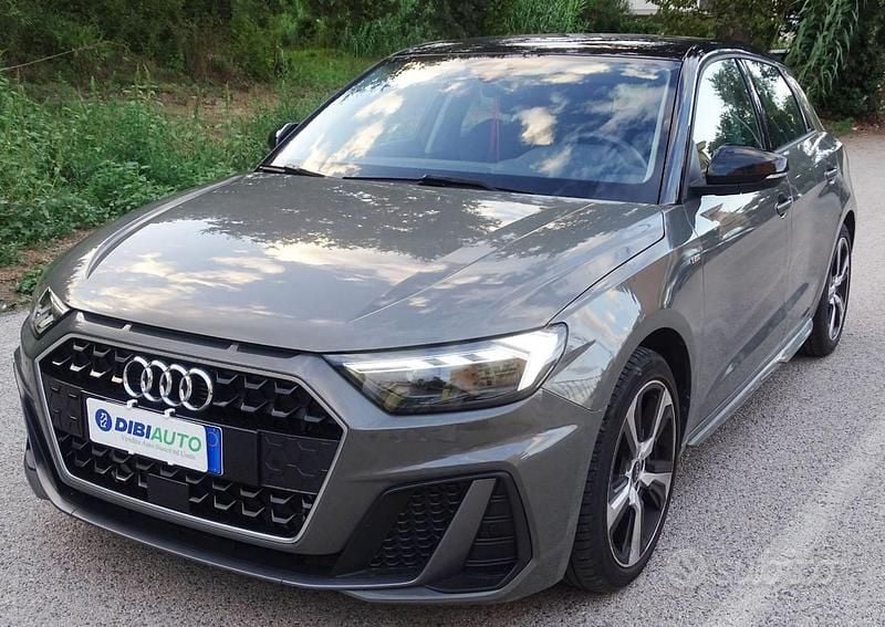 Grigio Usata 2023 Audi A1 S-Line Due volumi | 23.900 € (Ottimo prezzo) - Immagine 1/4