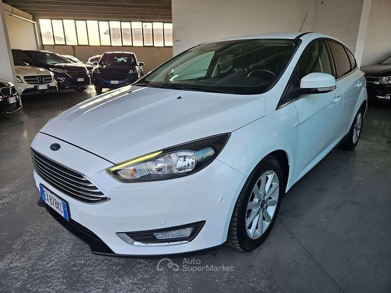 Usata Ford Focus S 120 CV (88 kW) 2015 Bianco Berlina