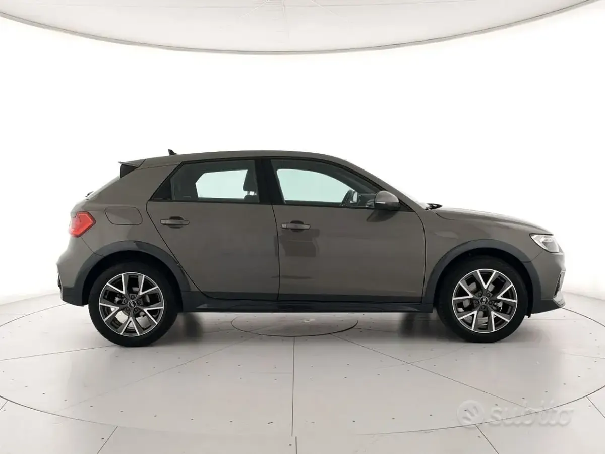 Usata Audi A1 Admired 110 CV (80 kW) 2022 Grigio SUV