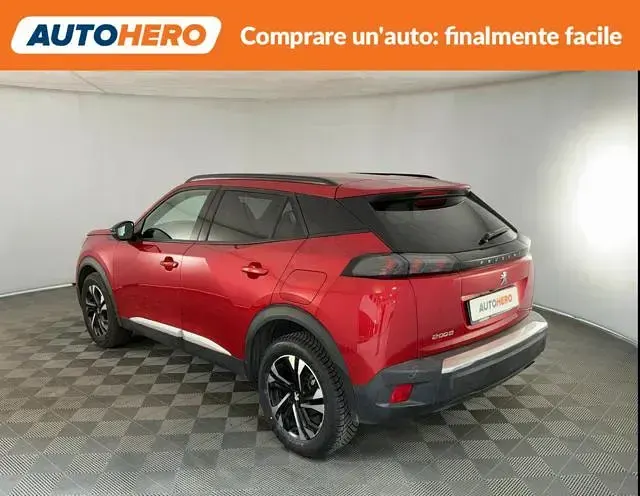 Usata Peugeot 2008 Allure 101 CV (74 kW) 2023 Rosso SUV