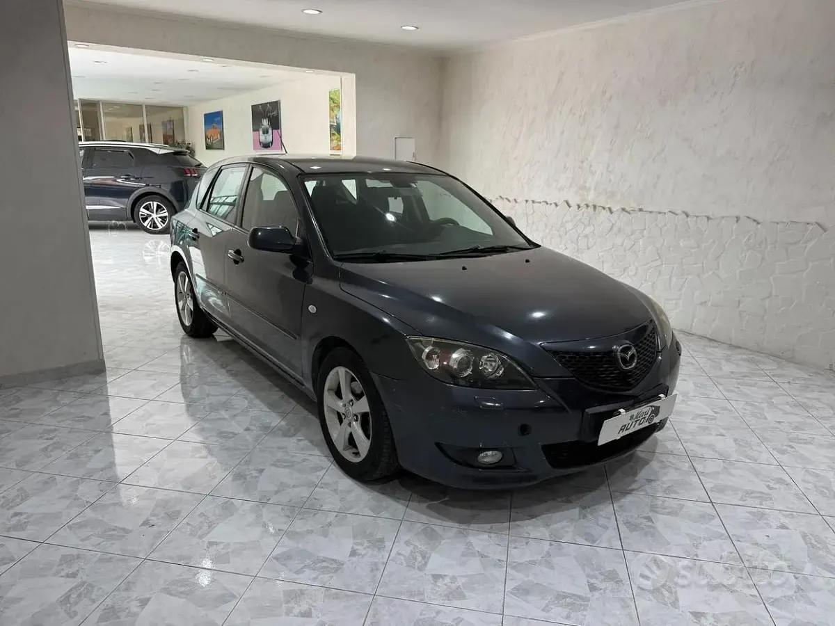 Begagnad Mazda 3 109 HK (80 kW) 2006 Svart Sedan