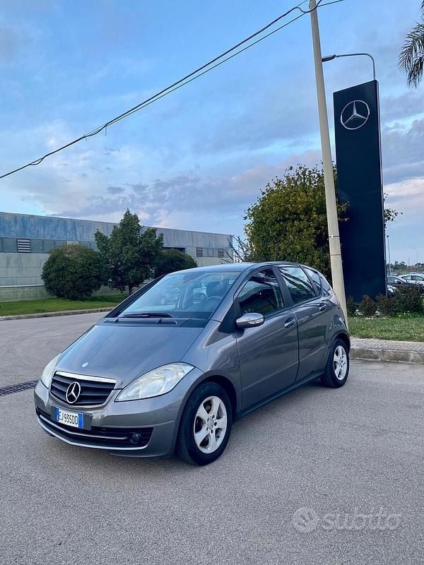 Usata Mercedes A180 Avantgarde 109 CV (80 kW) 2010 Nero Berlina