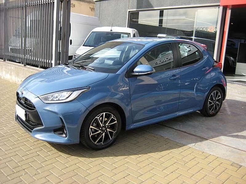 Usata Toyota Yaris Trend 92 CV (67 kW) 2021 Blu/azzurro Utilitaria