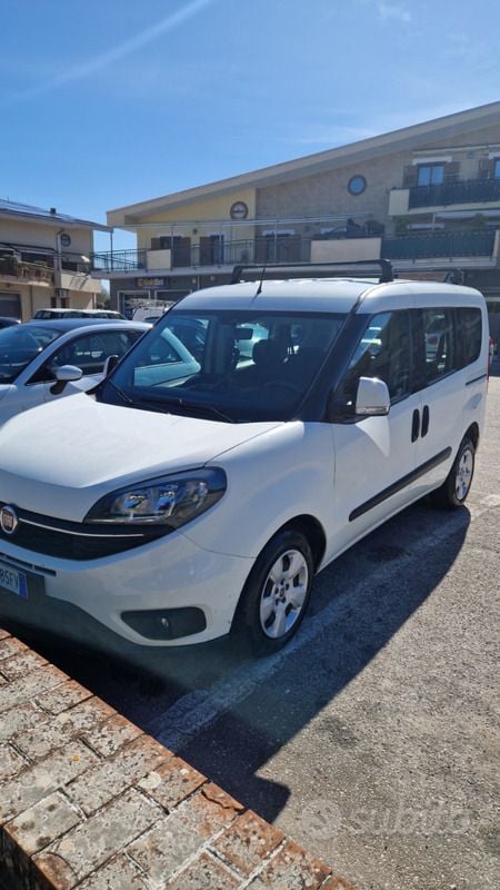 Bianco Usata 2018 Fiat Doblò Monovolume | 12.000 € (Buon prezzo) - Immagine 1/4
