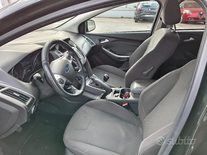 Usata Ford Focus 115 CV (84 kW) 2011 Nero Station wagon