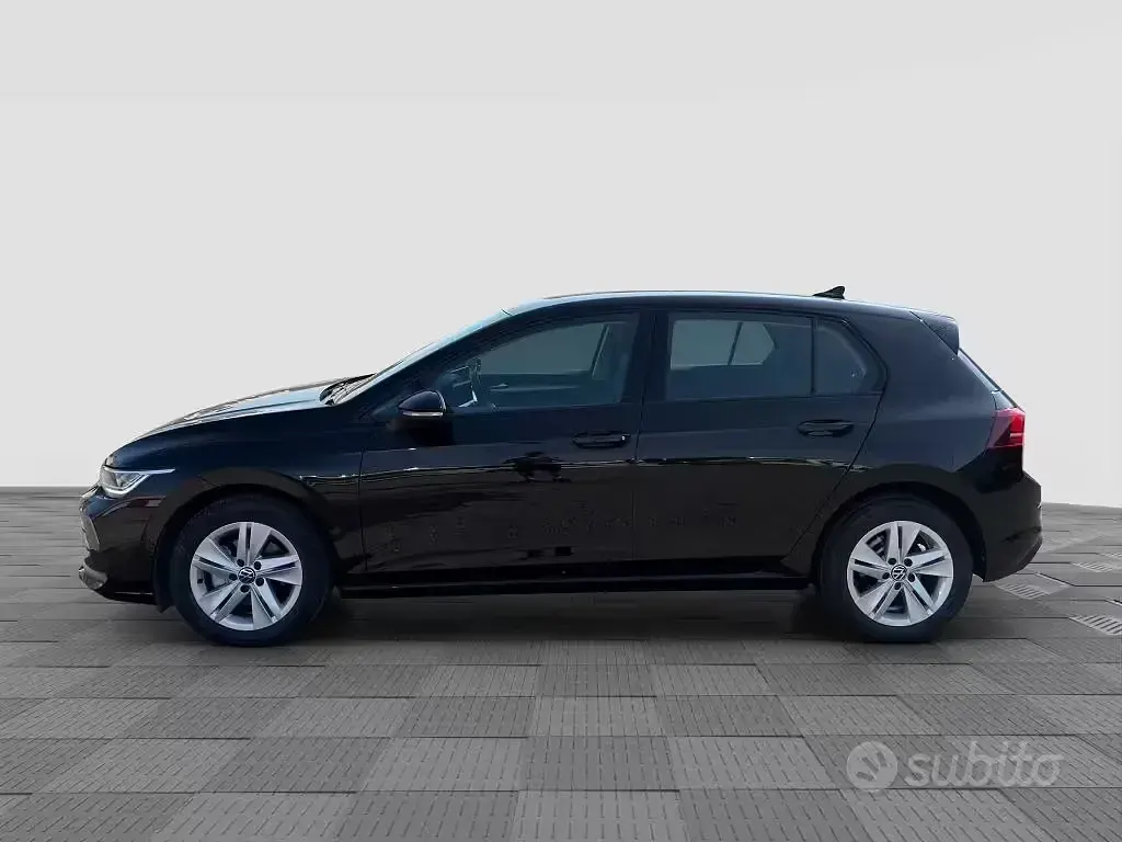 Usata VW Golf VIII Life 116 CV (85 kW) 2025 Nero Berlina