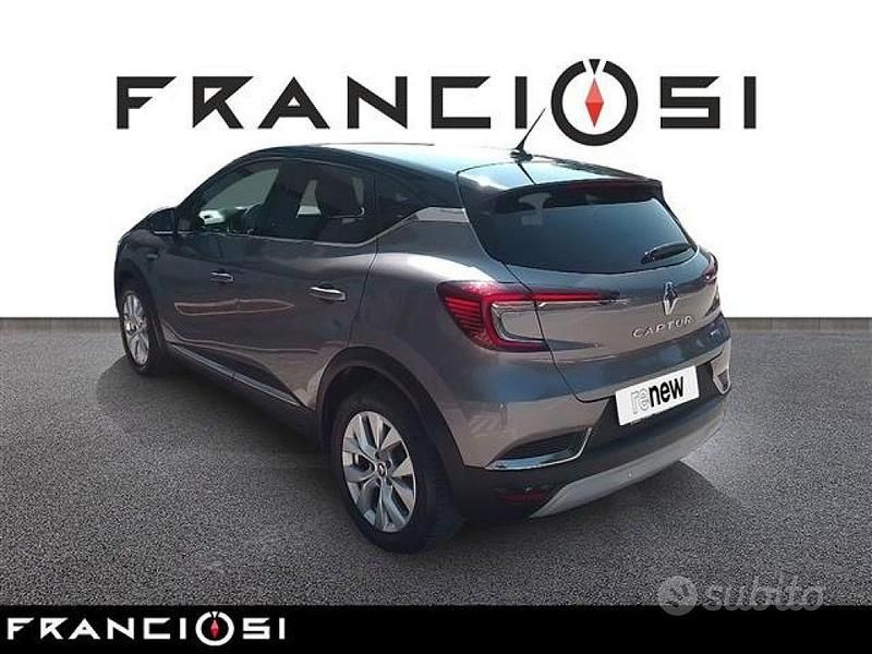 Usata Renault Captur Intens 143 CV (105 kW) 2022 Grigio SUV