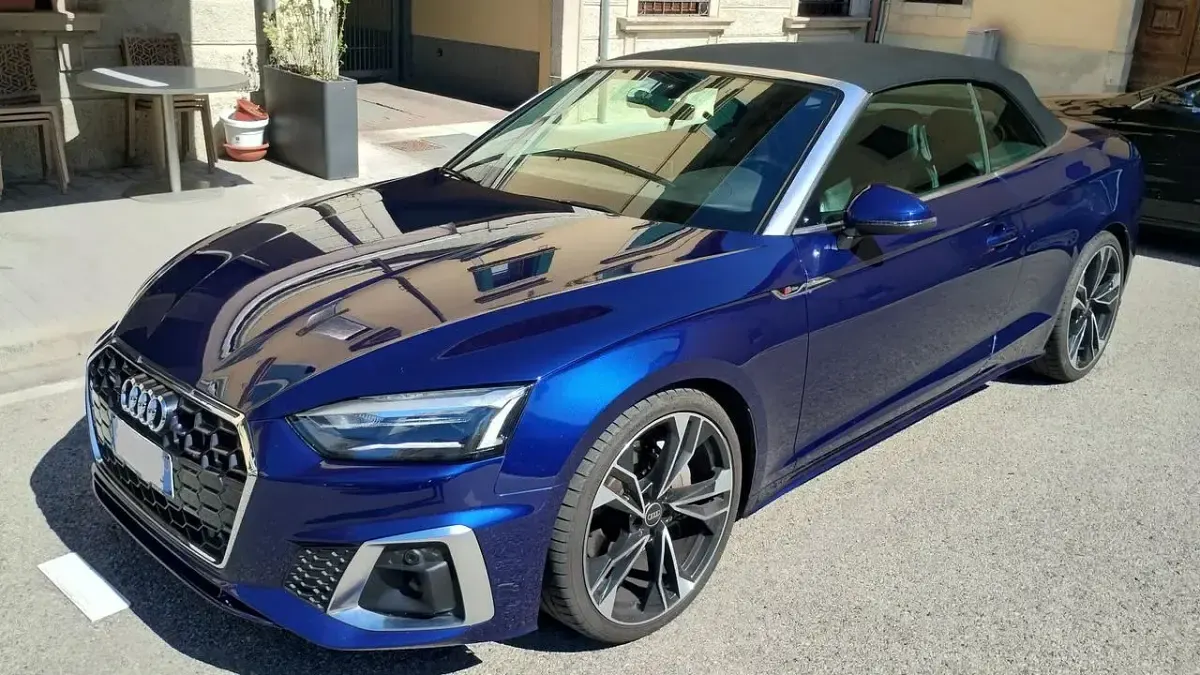 Usata Audi A5 Cabriolet Ambiente 265 CV (194 kW) 2022 Blu Cabrio