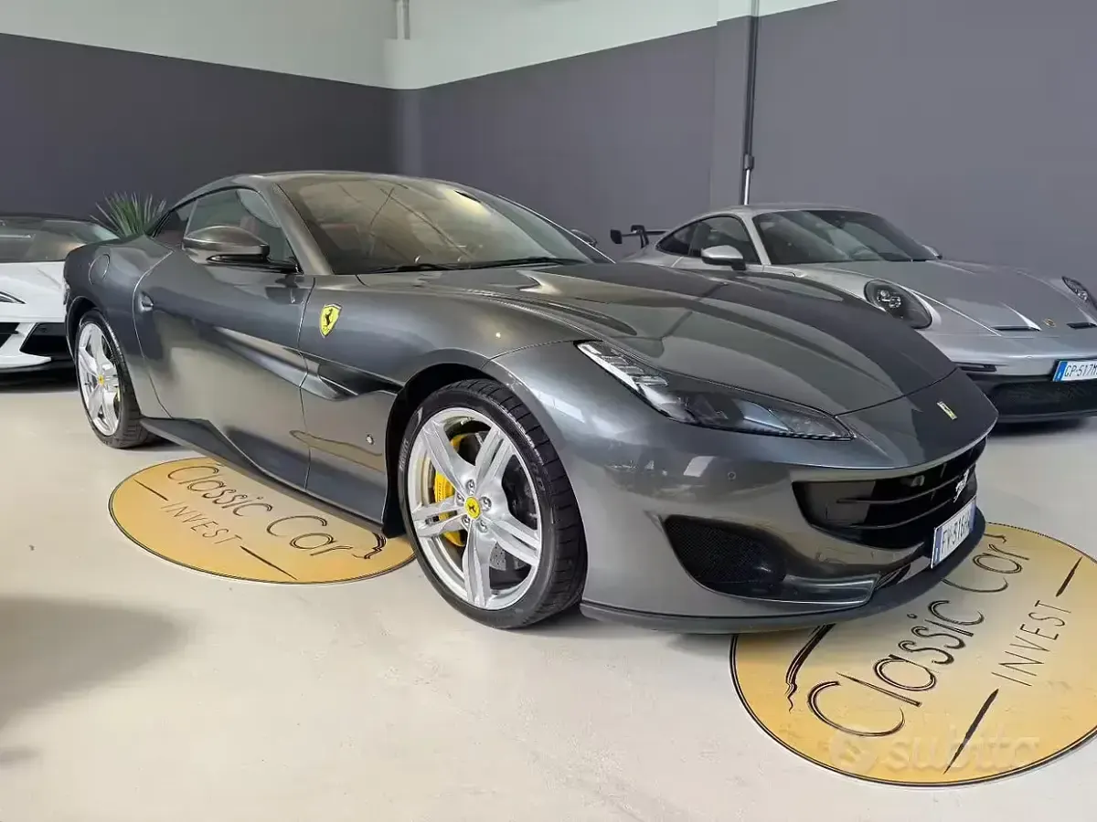 Usata Ferrari Portofino 600 CV (441 kW) 2019 Grigio Cabrio