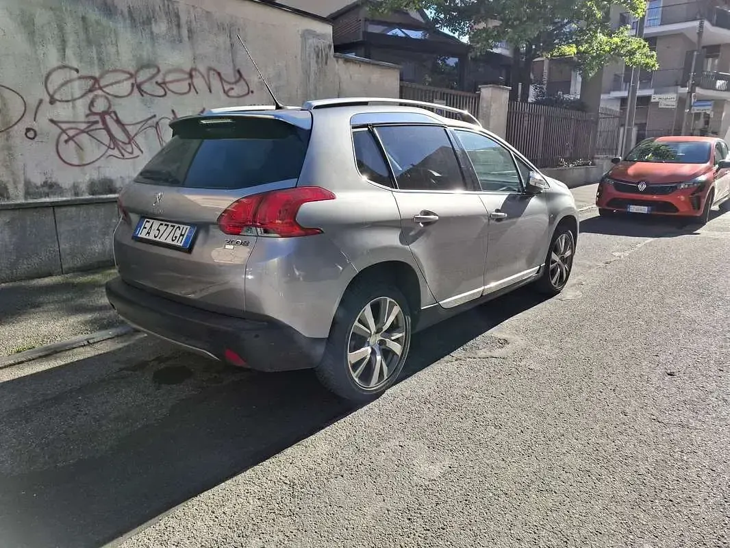Gebraucht Peugeot 2008 Allure 114 PS (83 kW) 2014 SUV