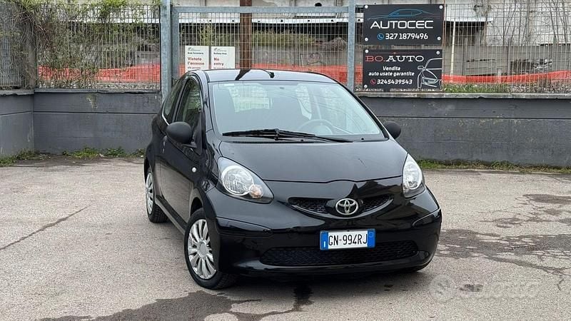 Usata Toyota Aygo Sol 67 CV (49 kW) 2007 Nero Utilitaria