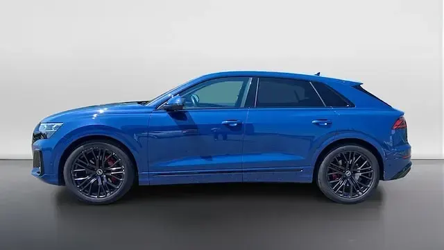 Usata Audi Q8 S-Line 286 CV (210 kW) 2024 Blu ascari metallizzato SUV
