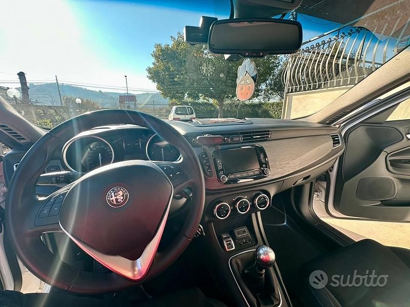 Usata Alfa Romeo Giulietta Super 120 CV (88 kW) 2019 Bianco Berlina