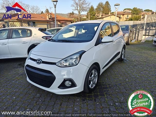 Usata Hyundai i10 Comfort 69 CV (50 kW) 2015 Bianco Utilitaria