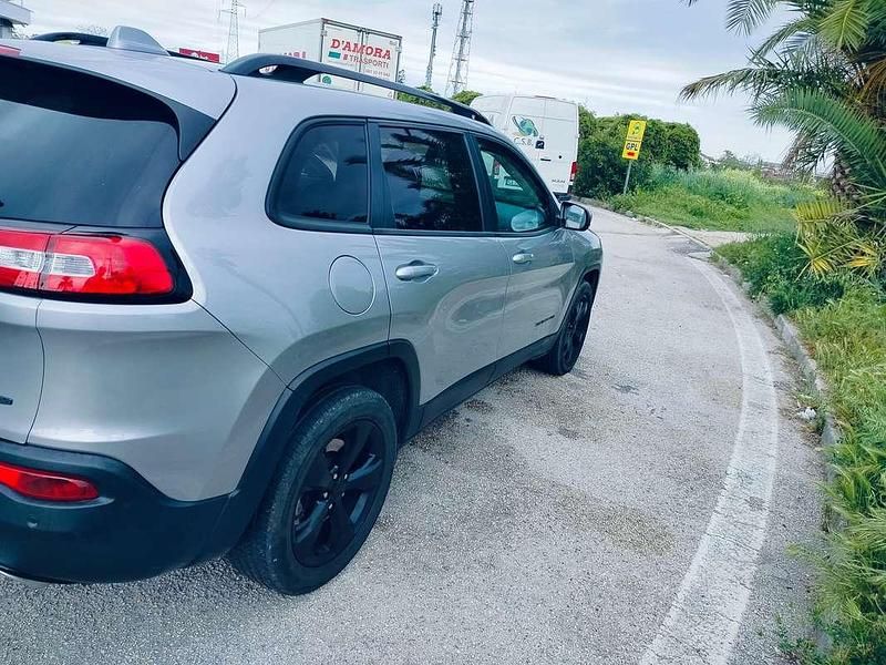 Usata Jeep Cherokee Longitude 185 CV (136 kW) 2016 Argento SUV