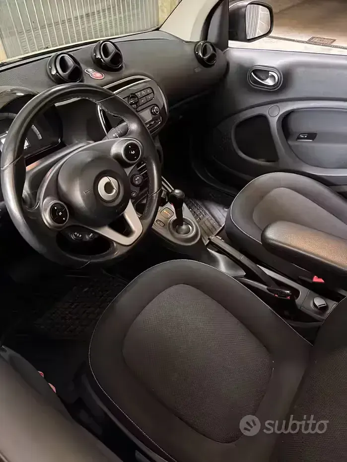 Usata Smart ForTwo Cabrio 90 CV (66 kW) 2017 Grigio Cabrio