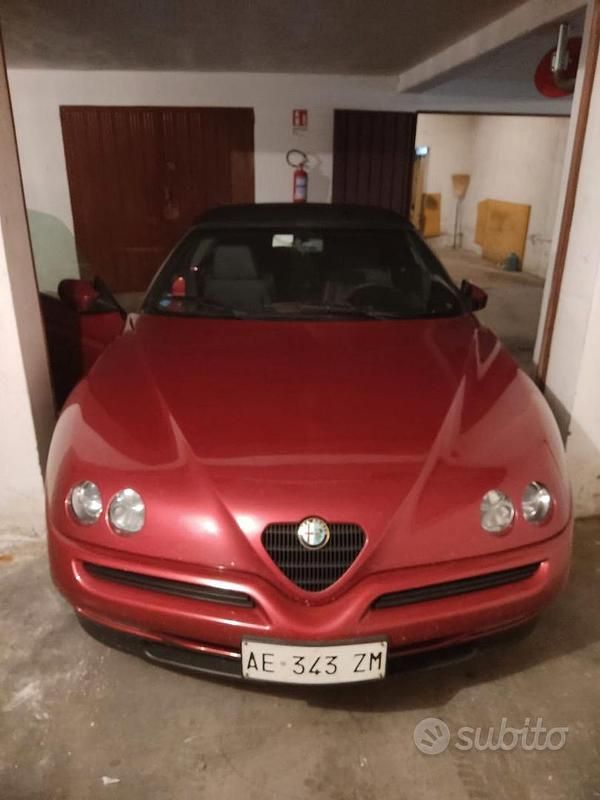 Usata Alfa Romeo Spider 150 CV (110 kW) 1995 Rosso Cabrio