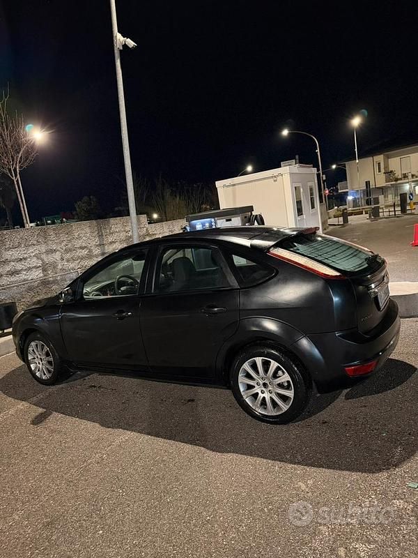 Usata Ford Focus 90 CV (66 kW) 2008 Nero Utilitaria