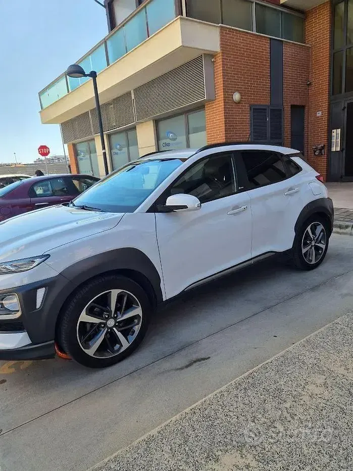 Usata Hyundai Kona 136 CV (100 kW) 2019 Bianco SUV