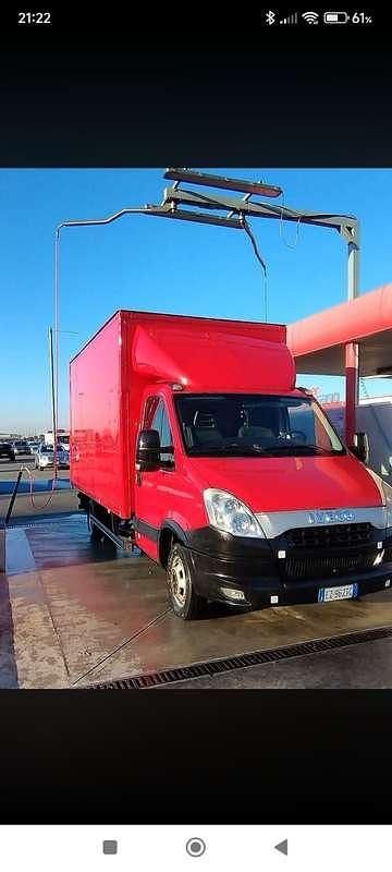 Usata Iveco Daily 147 CV (108 kW) 2013 Rosso Furgone