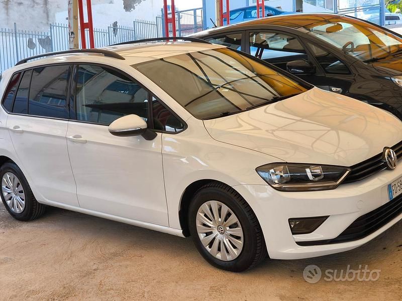 Usata VW Golf Sportsvan Comfortline 90 CV (66 kW) 2016 Bianco Monovolume