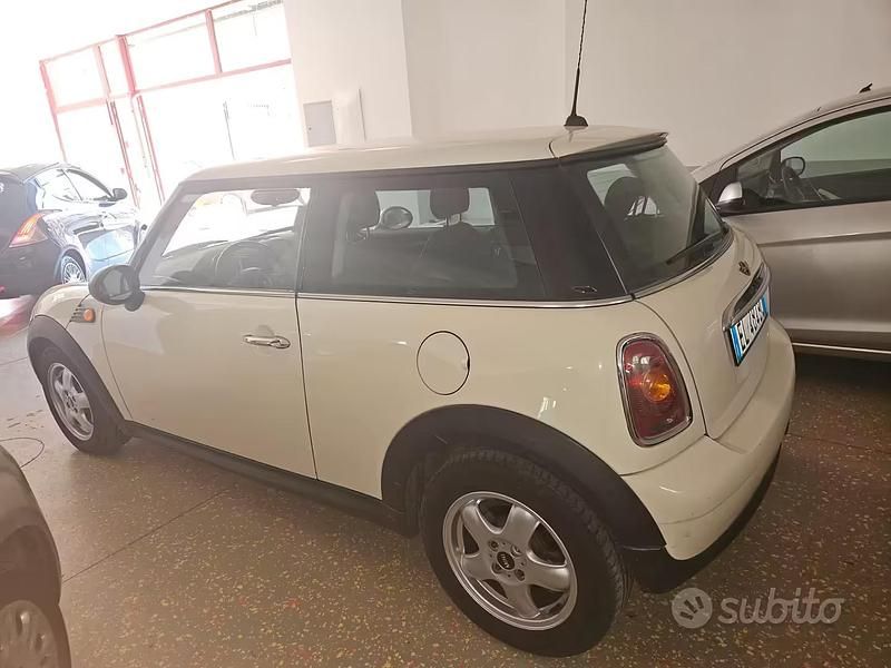 Begagnad Mini ONE 74 HK (54 kW) 2010 Beige Halvkombi