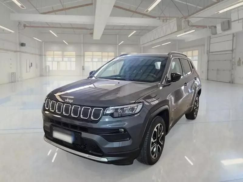 Grigio Usata 2023 Jeep Compass Limited SUV | 20.450 € (Buon prezzo) - Immagine 1/4