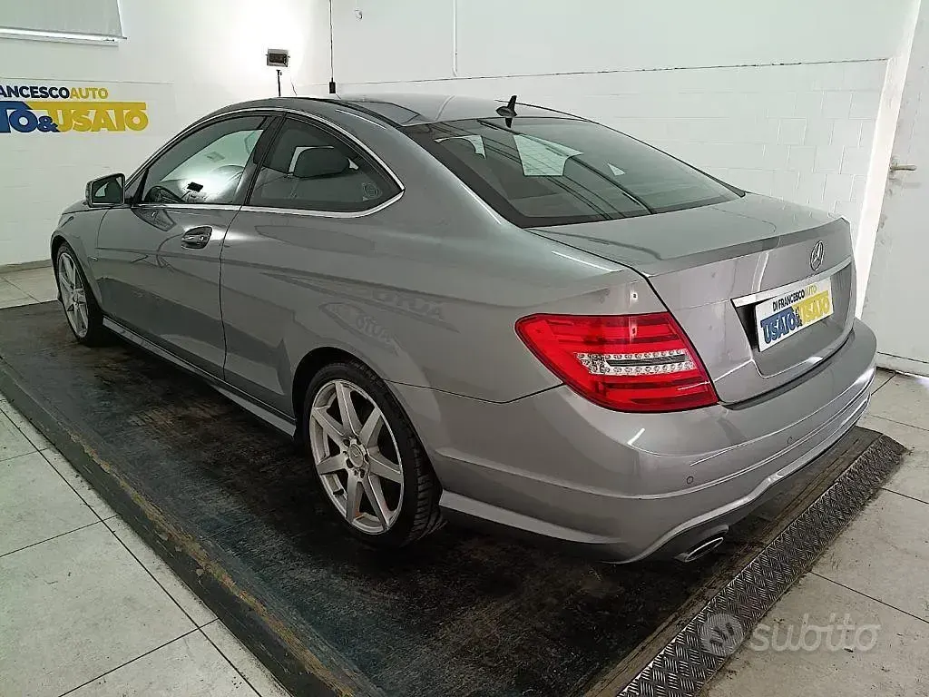 Usata Mercedes C220 Avantgarde 170 CV (125 kW) 2011 Grigio Coupé