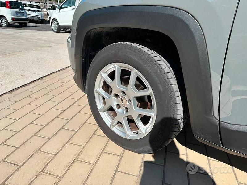Usata Jeep Renegade Limited 130 CV (95 kW) 2022 Grigio SUV