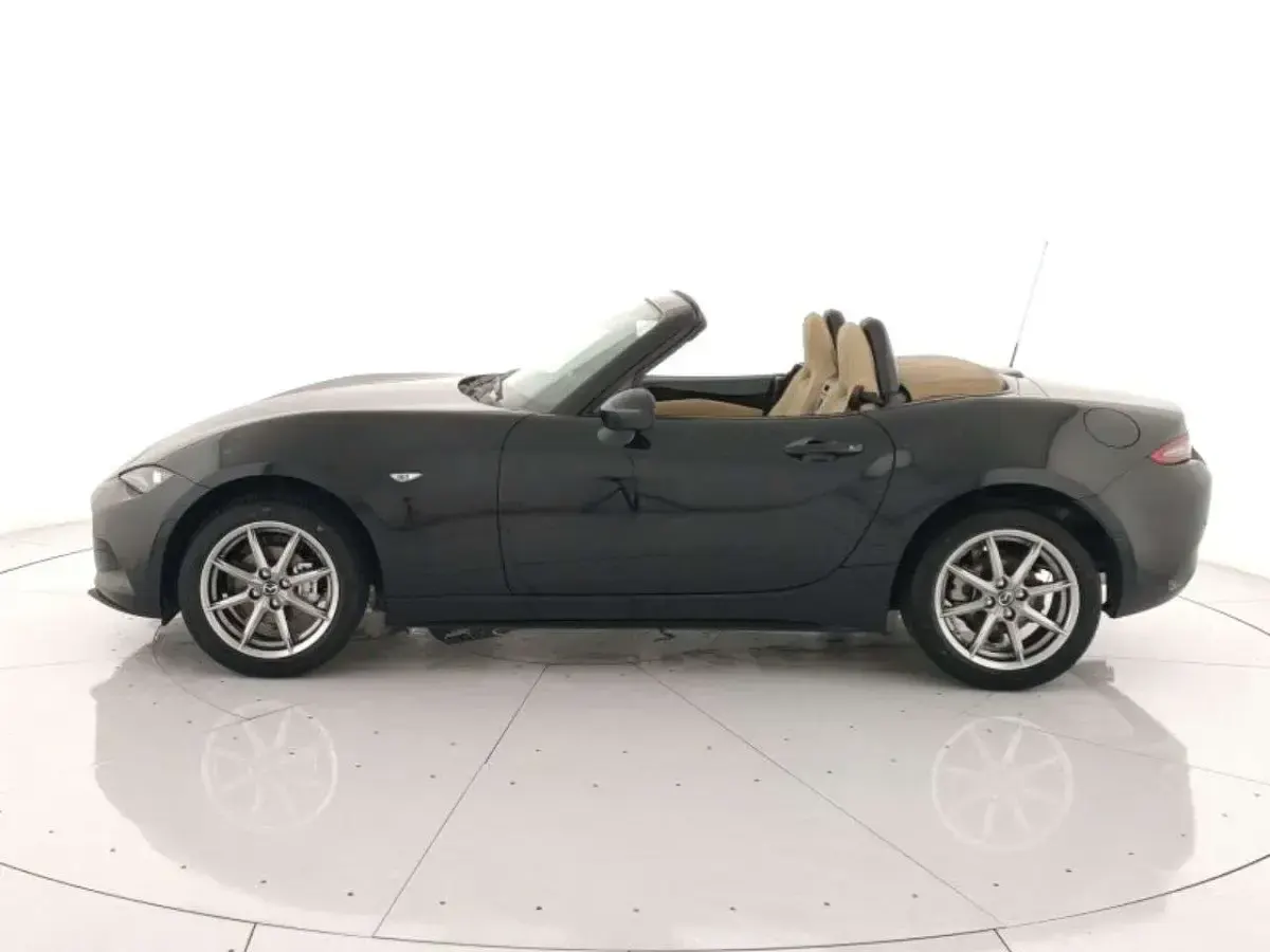 Nuova Mazda MX5 Kazari 132 CV (97 kW) 2026 Jet black mc Cabrio