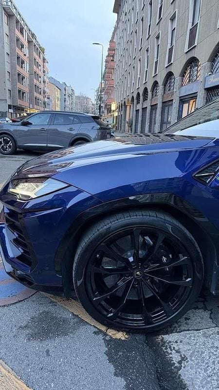 Usata Lamborghini Urus 650 CV (478 kW) 2019 Blu/azzurro SUV