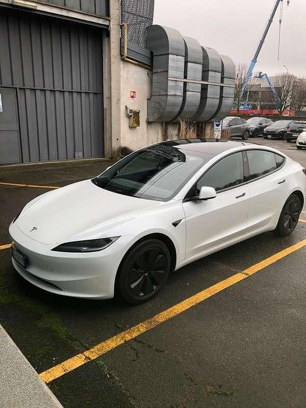 Usata Tesla Model 3 RWD 88 kW (120 CV) 2025 Bianco Berlina
