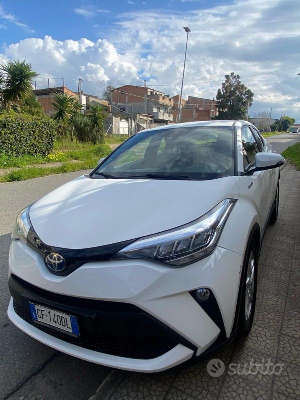 Usata Toyota C-HR 98 CV (72 kW) 2021 Bianco SUV