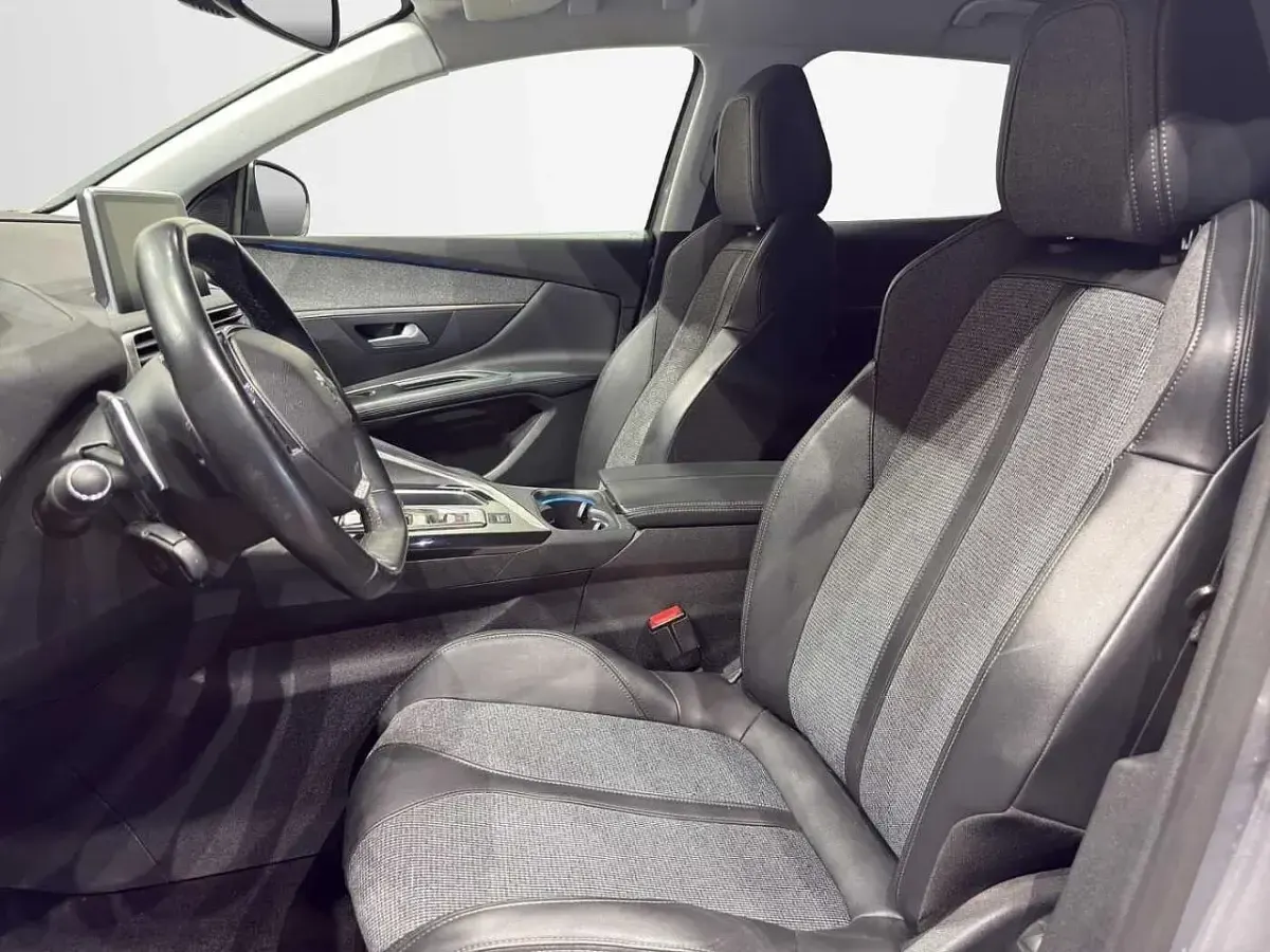 Usata Peugeot 3008 Allure 130 CV (95 kW) 2019 Grigio SUV