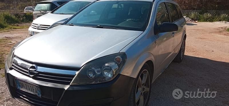 Usata Opel Astra 101 CV (74 kW) 2006 Grigio Station wagon