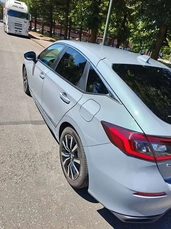 Usata Honda Civic Elegance 143 CV (105 kW) 2025 Grigio Berlina