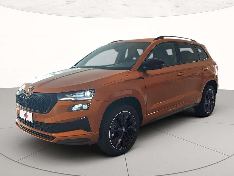 Nuova Skoda Karoq SportLine 150 CV (110 kW) 2025 Arancione sunset metallizzato SUV