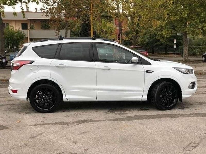 Usata Ford Kuga ST-Line 120 CV (88 kW) 2018 Bianco SUV