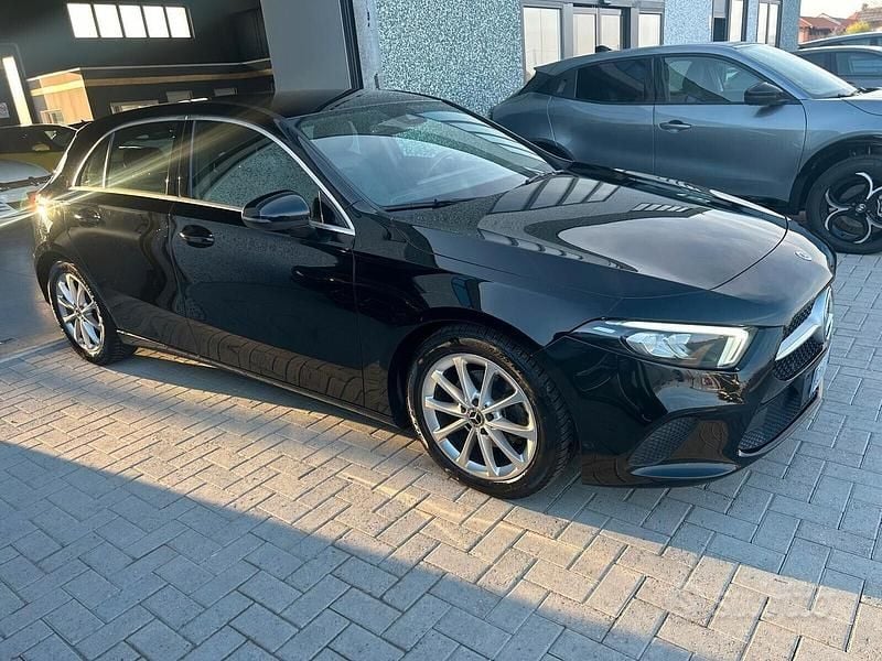 Usata Mercedes A180 116 CV (85 kW) 2021 Nero Berlina