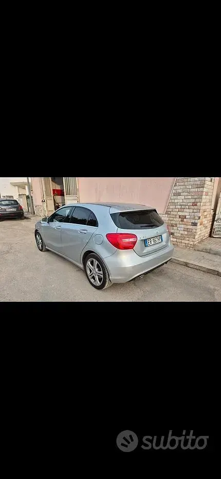 Usata Mercedes A180 122 CV (89 kW) 2013 Grigio Utilitaria
