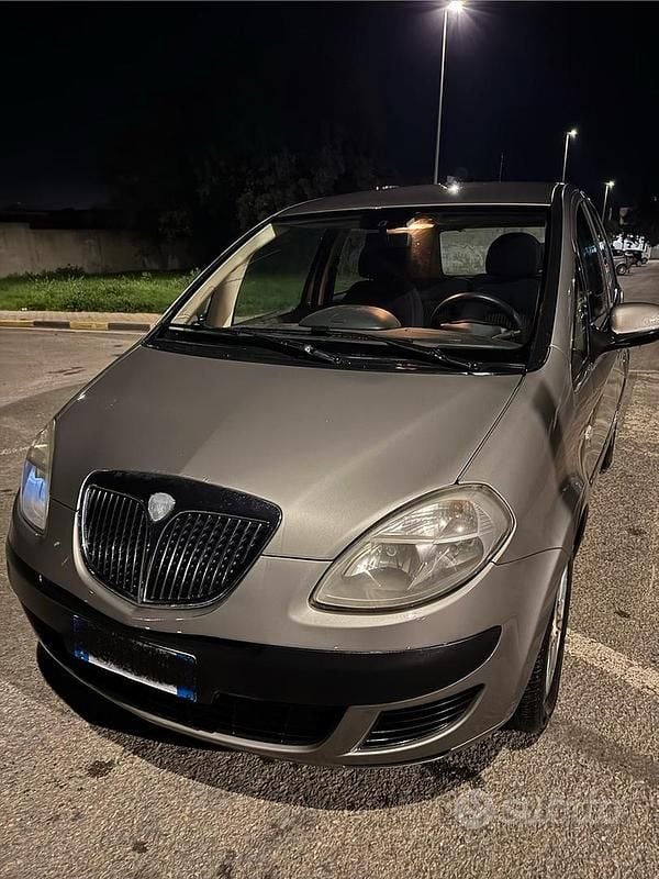 Usata 2004 Lancia Musa Monovolume | 1000 € (Ottimo prezzo) - Immagine 1/4