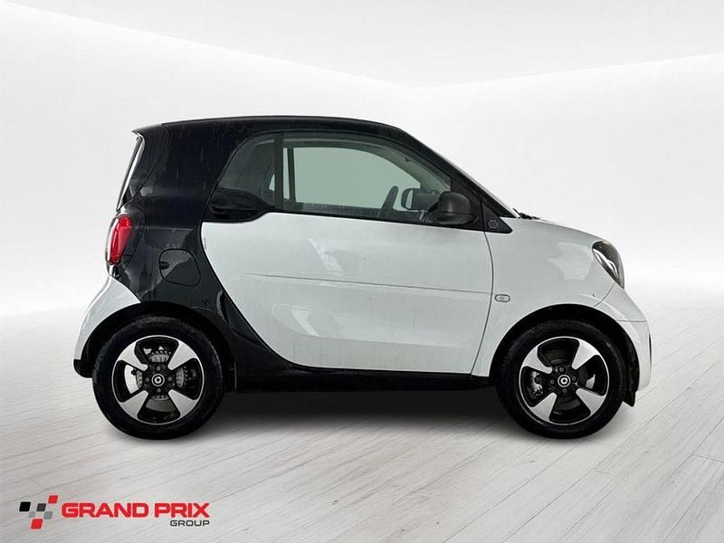 Usata Smart ForTwo Electric Drive Passion 41 kW (56 CV) 2023 Bianco Utilitaria